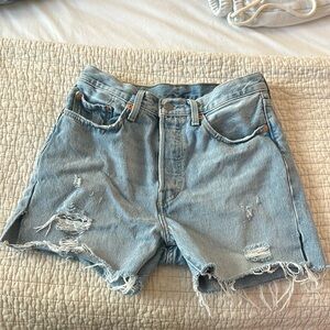 Vintage Levi Mom shorts